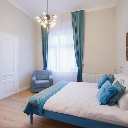 Retro City Center Home Oradea Eksteriør bilde