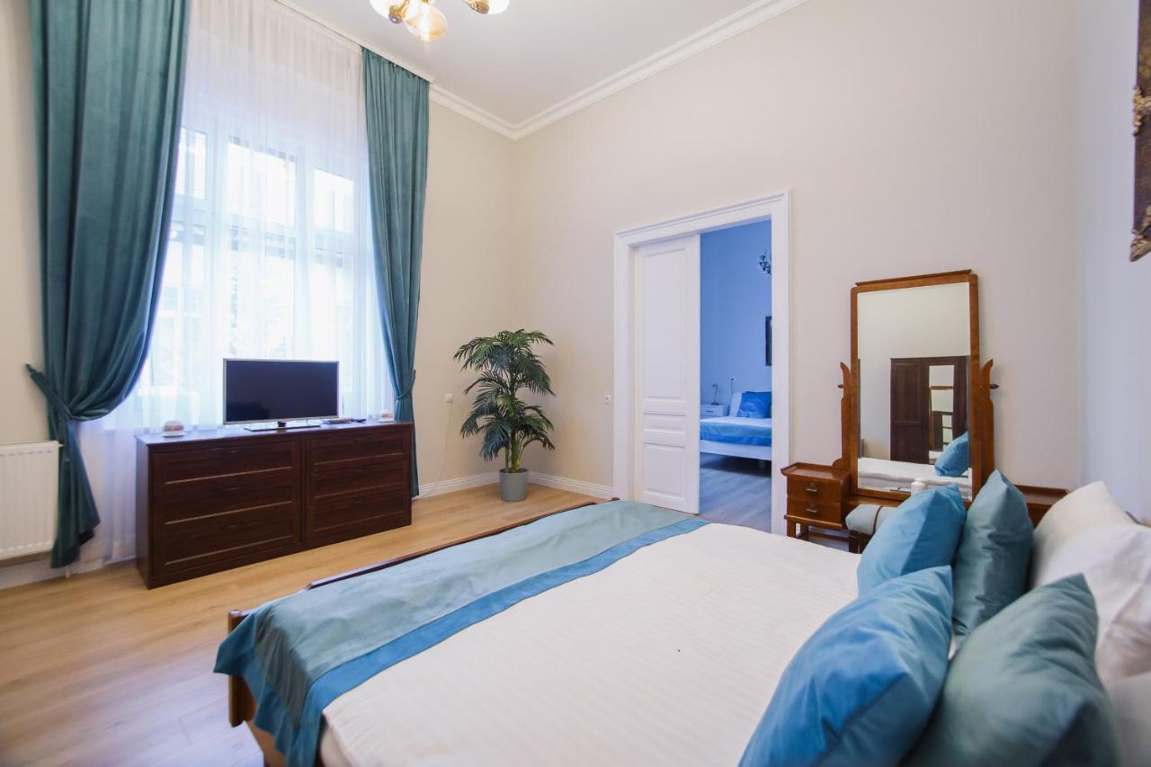 Retro City Center Home Oradea Eksteriør bilde