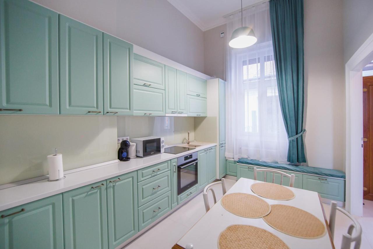 Retro City Center Home Oradea Eksteriør bilde